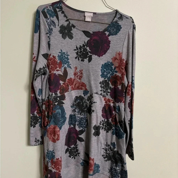 Chico's Rose Tunic Top High Low Grey Floral Size 1 Medium Kangaroo Pocket - Picture 2 of 8